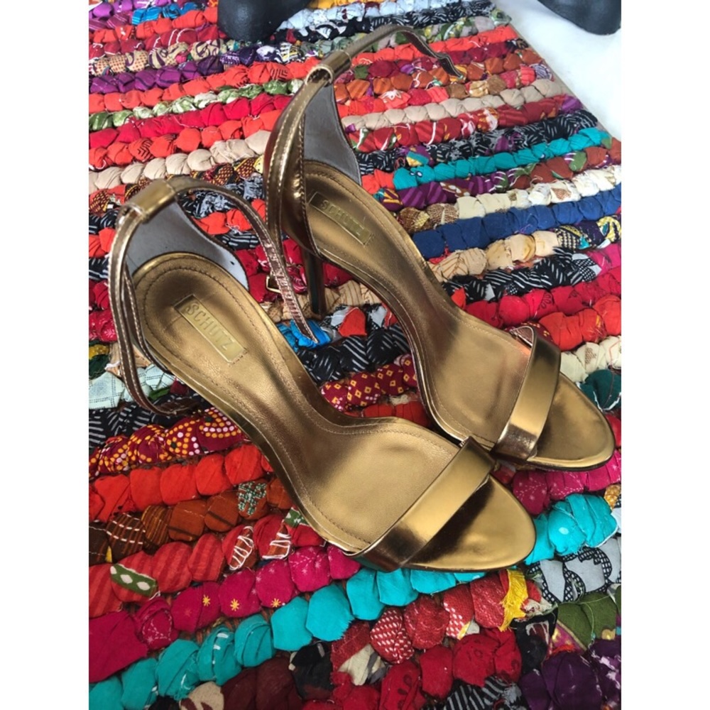 GOLD SCHUTZ ANKLE STRAP HEEL SZ 8.5 STEVE MADDEN